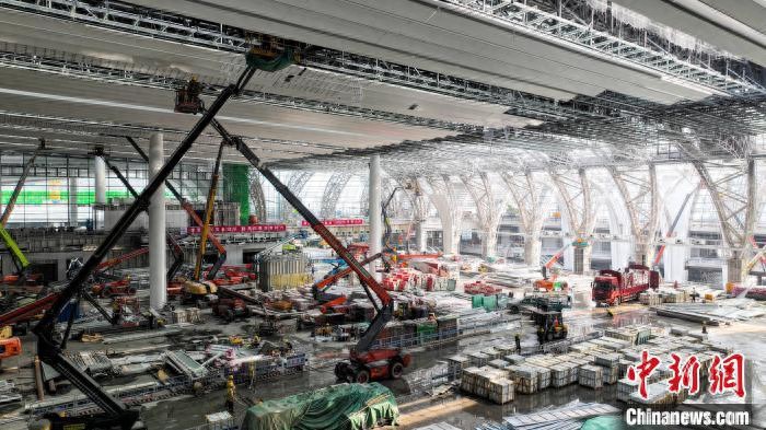 中铁建工广州白云站项目建设有序推进 已进入装饰装修阶段